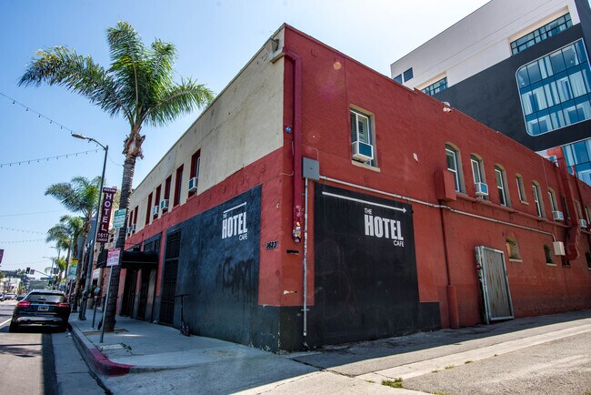 Foto del edificio - 1617 N Cahuenga Blvd