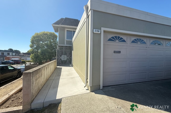 Building Photo - Comfortable 4-Bedroom, 2.5-Bath Home with ...