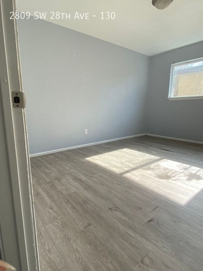 Building Photo - 2809 SW 28th Ave