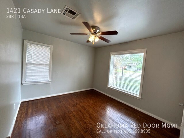Building Photo - 1421 Casady Ln