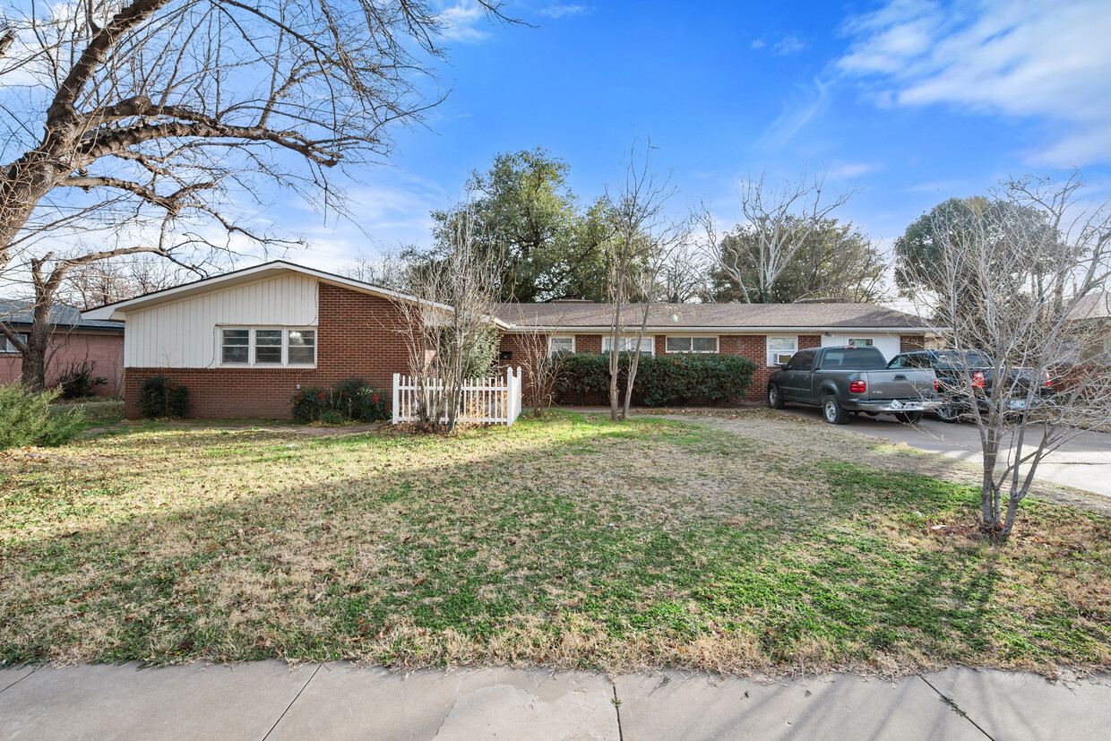 Foto principal - 2703 54th St