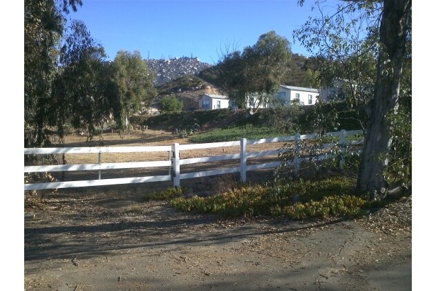 Building Photo - Chicken Little Trailer Roost