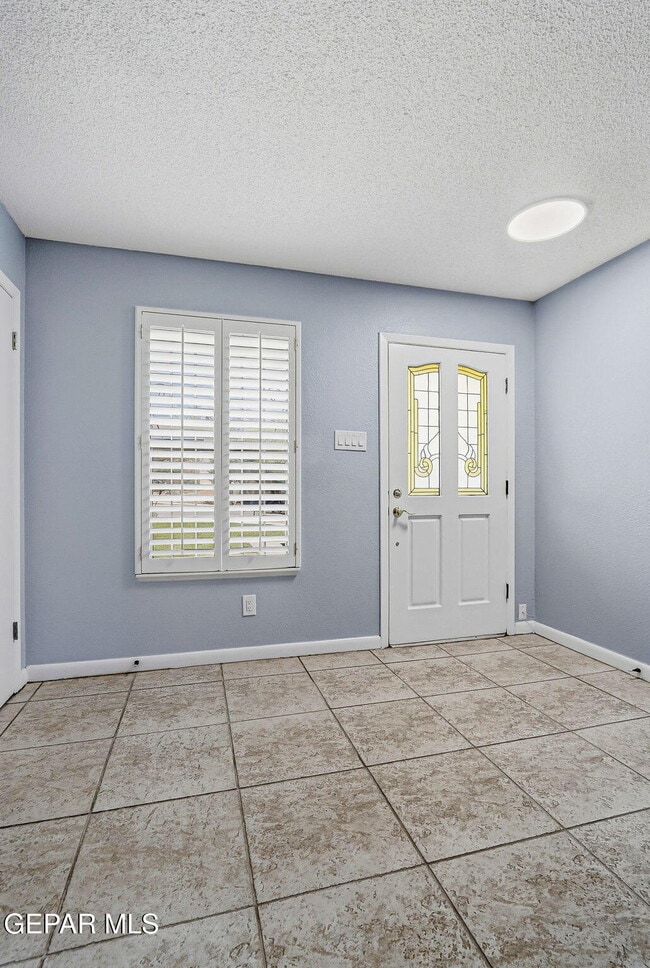 Building Photo - 6141 Sierra Valle Ln