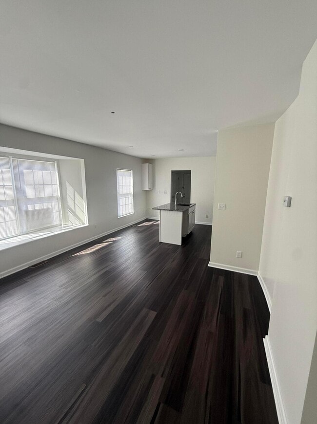 Foto del edificio - 371 Taylor Ave