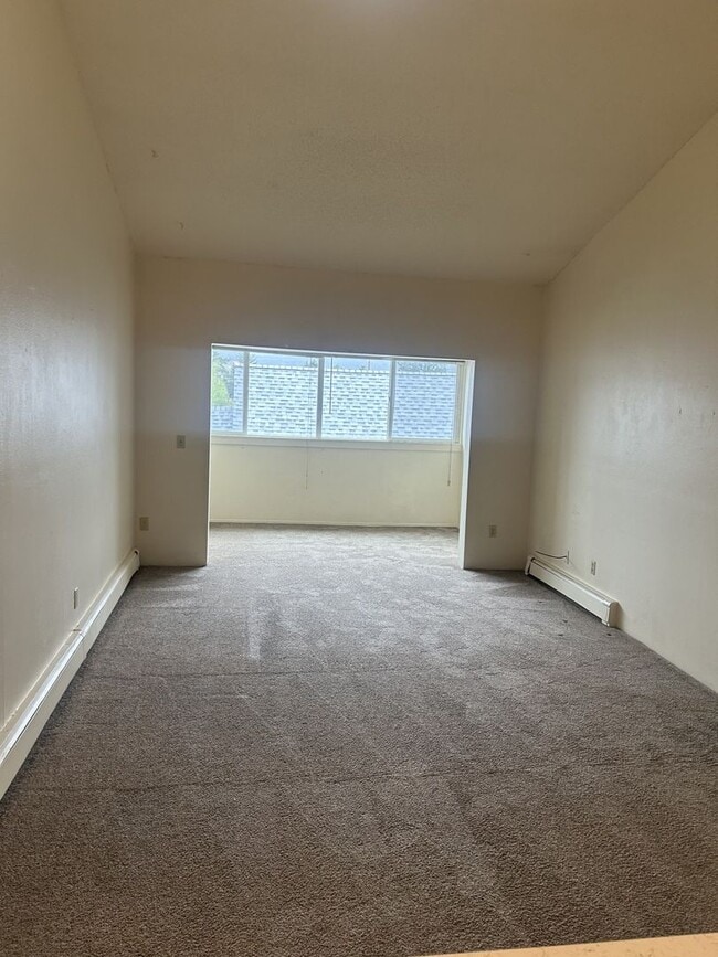 Building Photo - 2 Bedroom, 1 Bathroom Condo located at Ter...