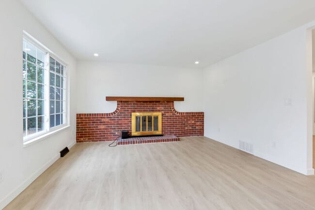 Building Photo - 6087 W 84th Ave