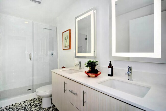 Foto del edificio - 4825 Craner Ave