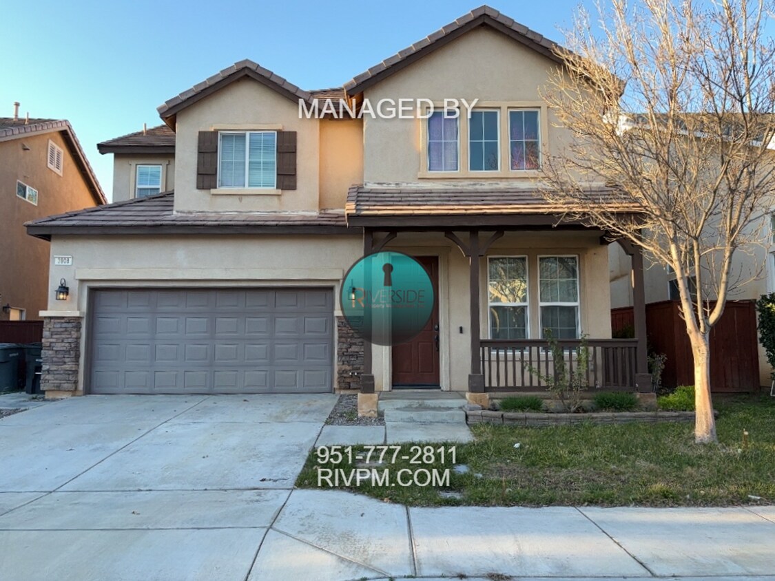 Beautiful home in Villages of Avalon avail... House Rental in Perris, CA