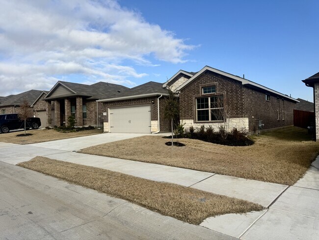 Building Photo - 121 Daffodil Ln