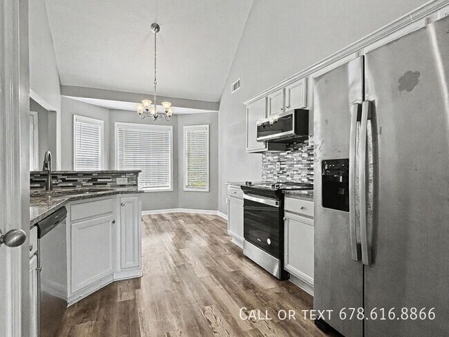 Foto del edificio - 80 Rivercrest Ln