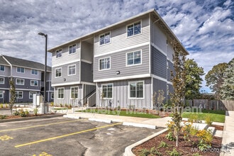 Building Photo - 2560 Hawthorne St