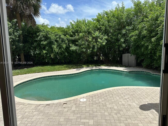 Foto del edificio - 11090 Baybreeze Way