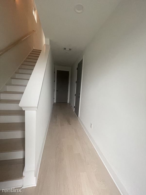 Building Photo - 3 br, 3 bath House - 873 Cavanaugh Ave. SE...