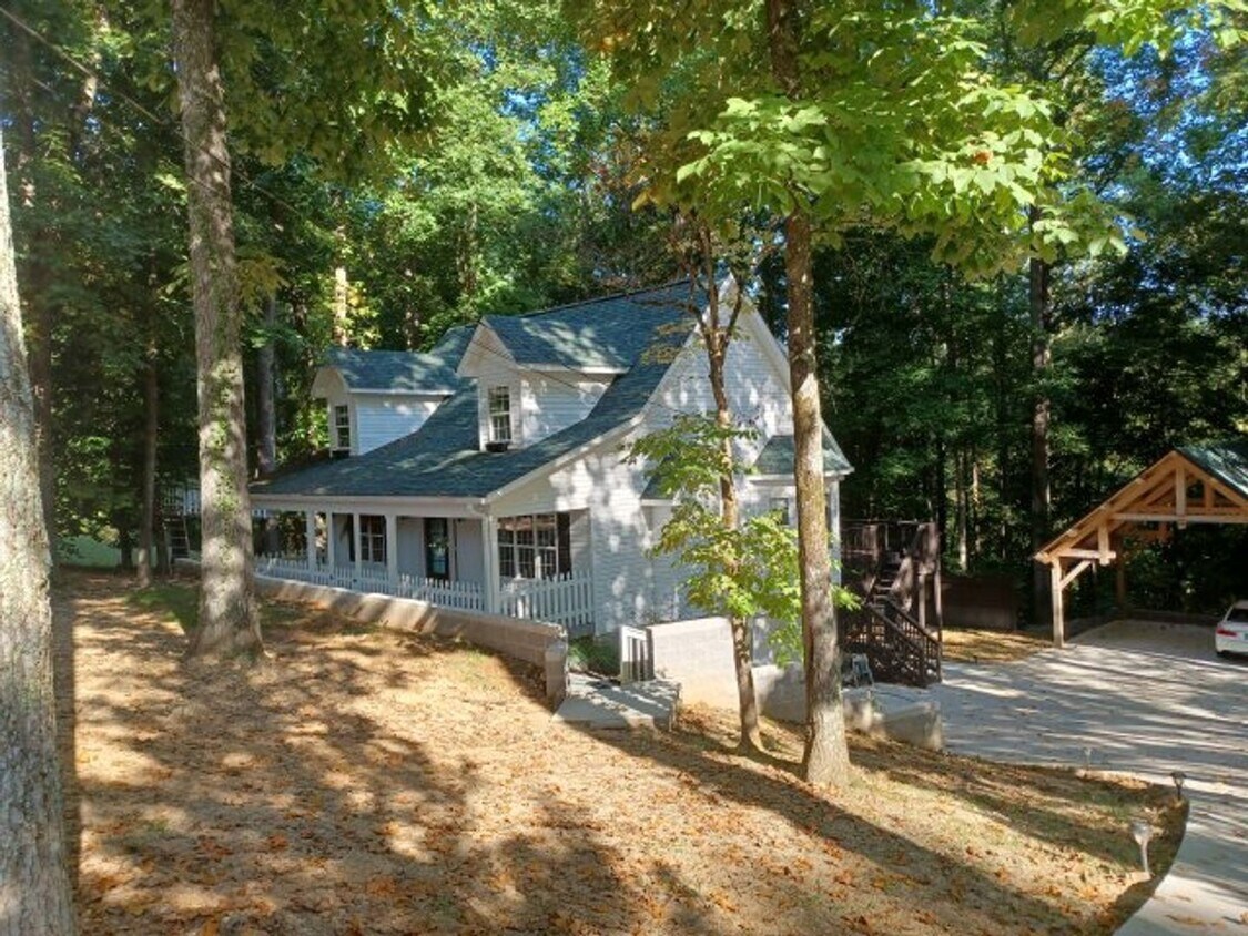 Primary Photo - 3 br, 2 bath House - 7569 King Rd.