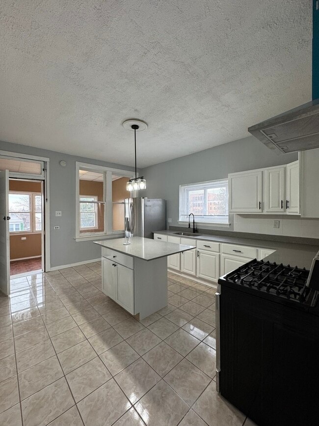 Building Photo - 2329 S Austin Blvd