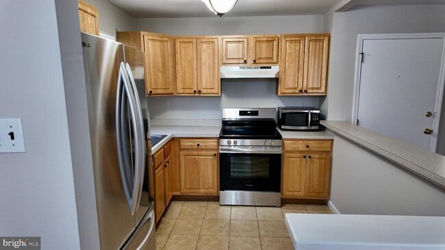 Building Photo - 2166 Birch Dr