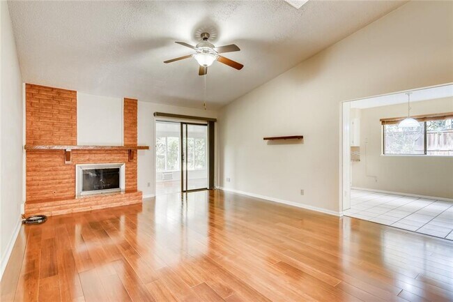 Building Photo - 8002 Hillrise Dr