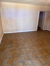 Building Photo - 901 Park Dale St