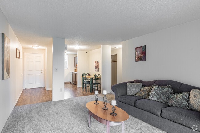 2BR, 1BA - 776SF Living Room - Gardenview Estates