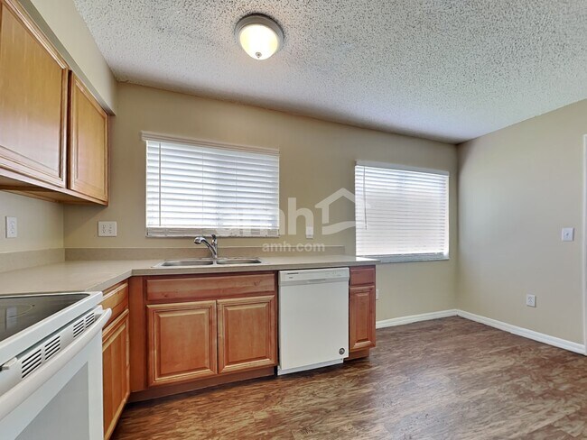 Foto del edificio - 4504 Reynolds Creek Ave