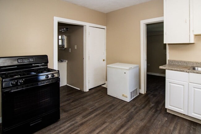 Foto del edificio - 3926 Woodbridge Ave