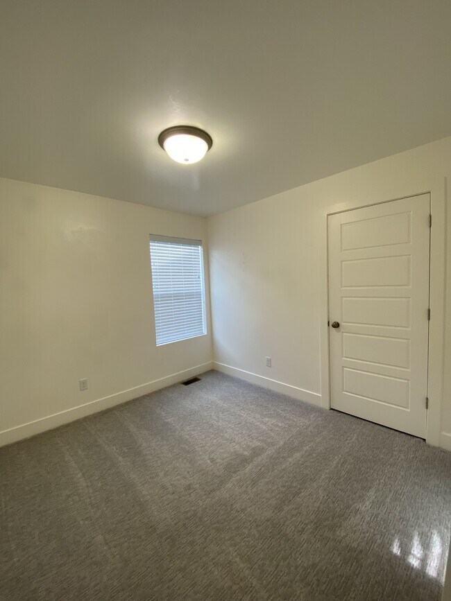 Building Photo - 3347 Kathaway Ln