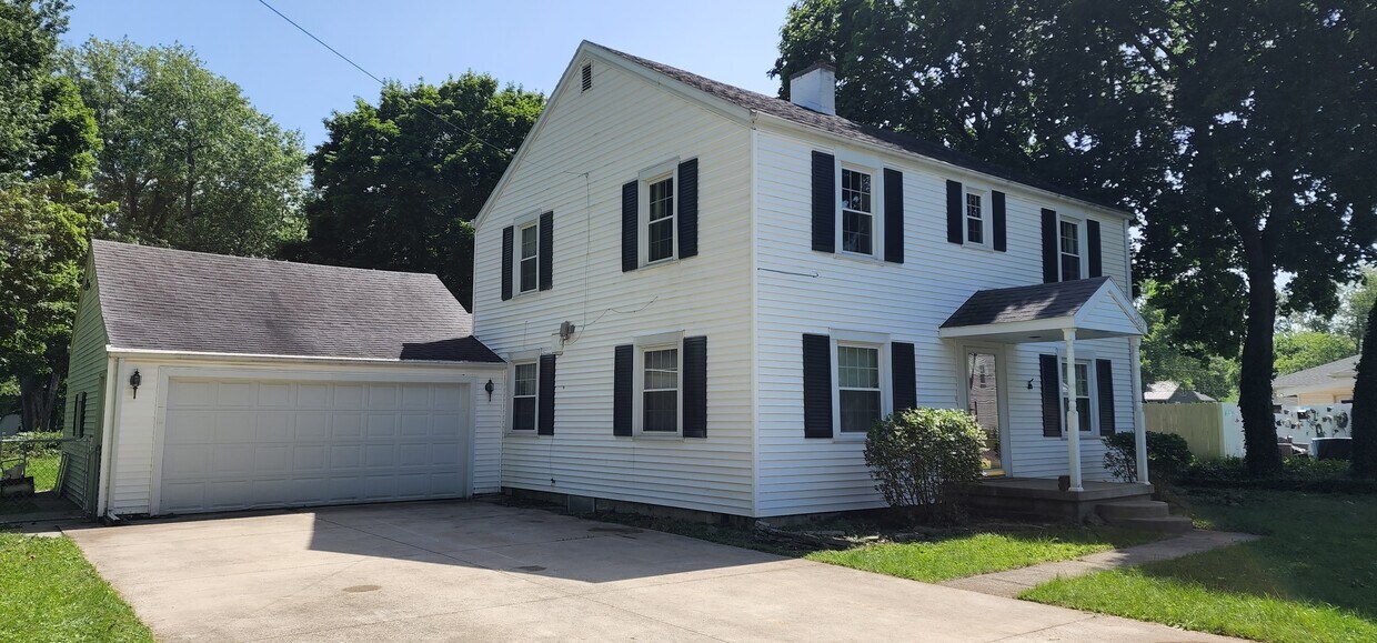 2113 Bentz Rd, Lima, OH 45805 House Rental in Lima, OH