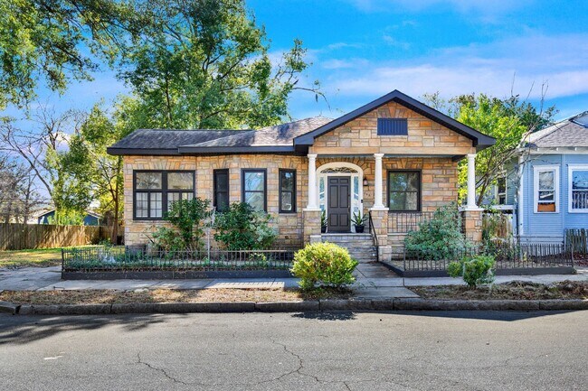 Foto del edificio - Thomas Square Home