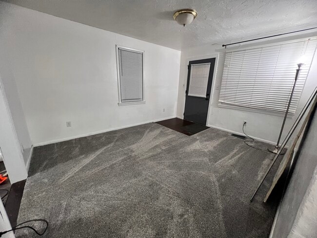 Building Photo - 3756 Denver Ave