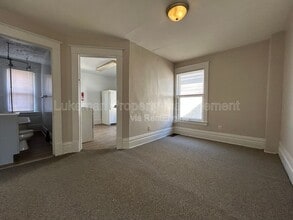 Building Photo - 1324 S Westnedge Ave