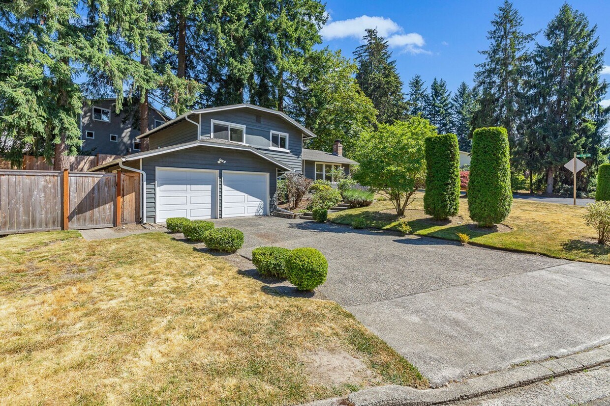 Foto principal - 3 bedroom 3 bath Finn Hill Kirkland