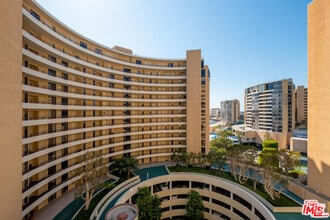Building Photo - 4314 Marina City Dr