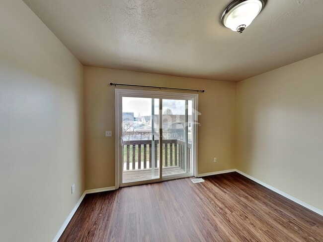 Building Photo - 1401 N 2225 W