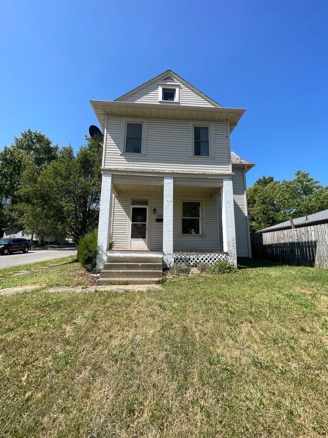 Building Photo - 301 N Basil St