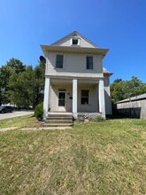 Building Photo - 301 N Basil St