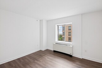 Interior Photo - MODA