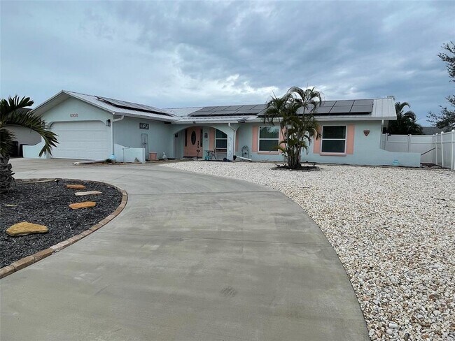 Foto del edificio - 6108 11th Ave W