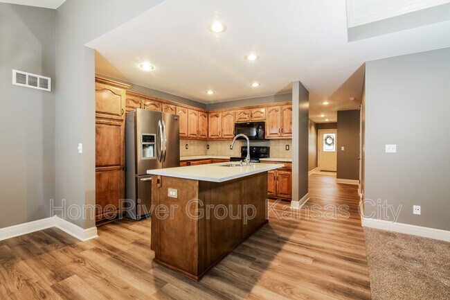 Foto del edificio - 302 E Olive St