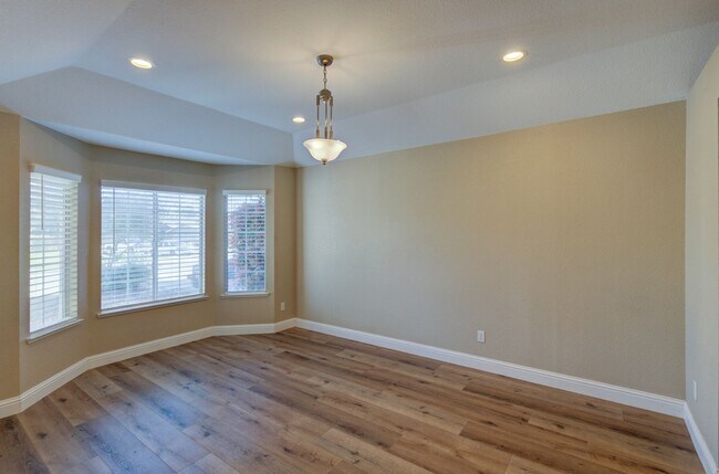 Foto del edificio - 8241 N Yorktown Dr