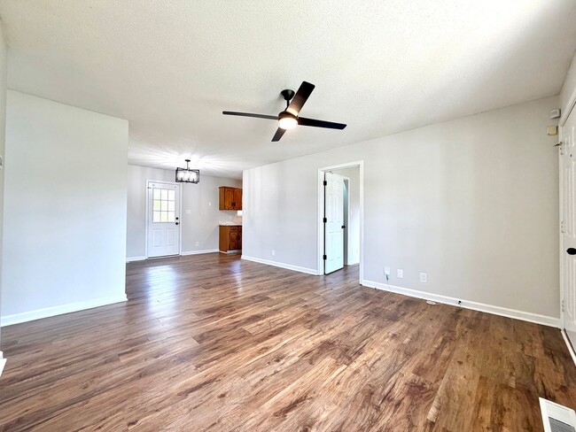 Building Photo - 740 Carmack Ct