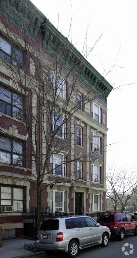 Foto del edificio - 1044 Findlay Ave
