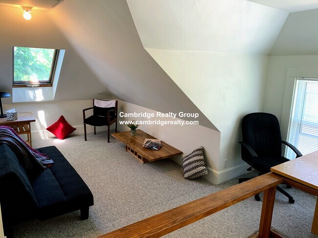 Building Photo - 13 Huron Ave