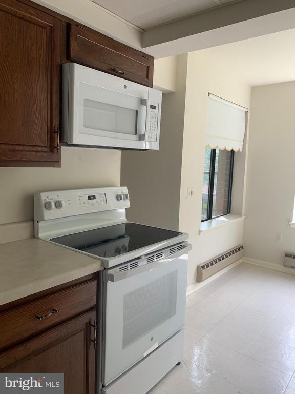 Foto del edificio - 15320 Pine Orchard Dr