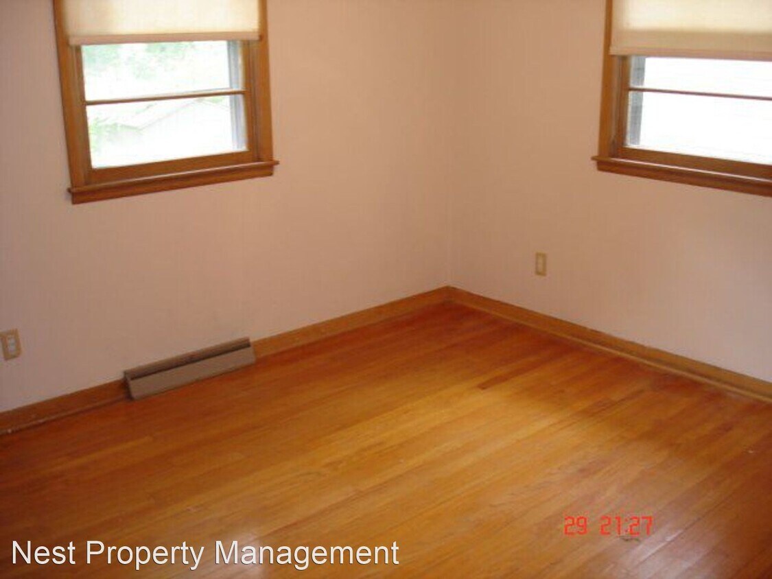 Building Photo - 1424 Prairie Du Chien Rd