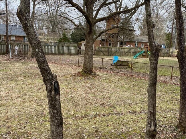 Foto del edificio - 8065 Hoover Ln