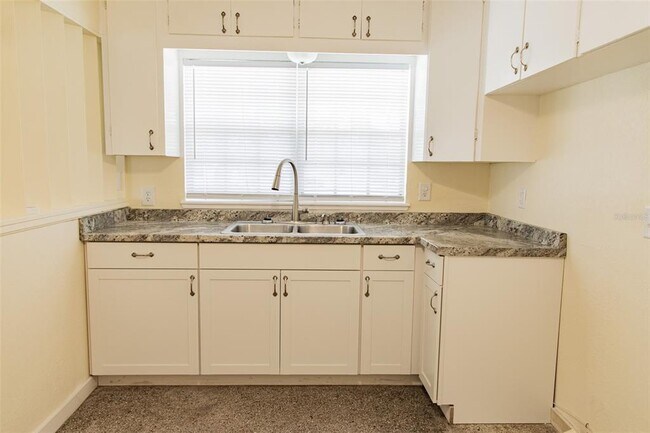 Foto del edificio - 515 Ave J SE