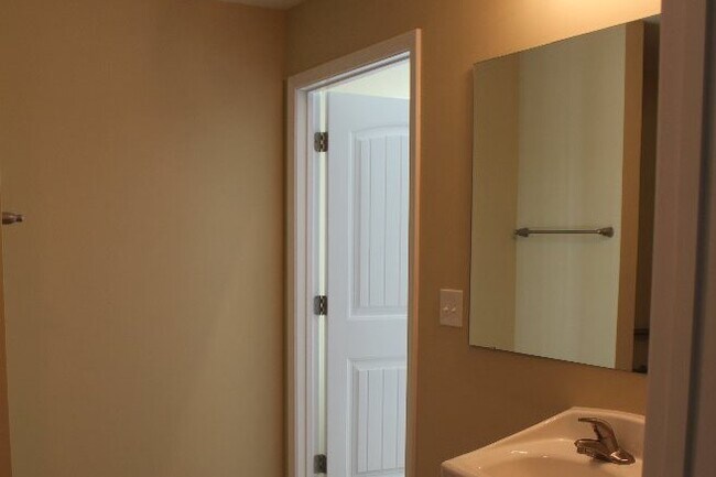 Building Photo - 106 Leadoff Dr