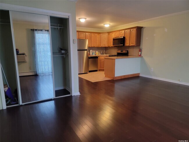 Foto del edificio - 208 Beach 102nd St