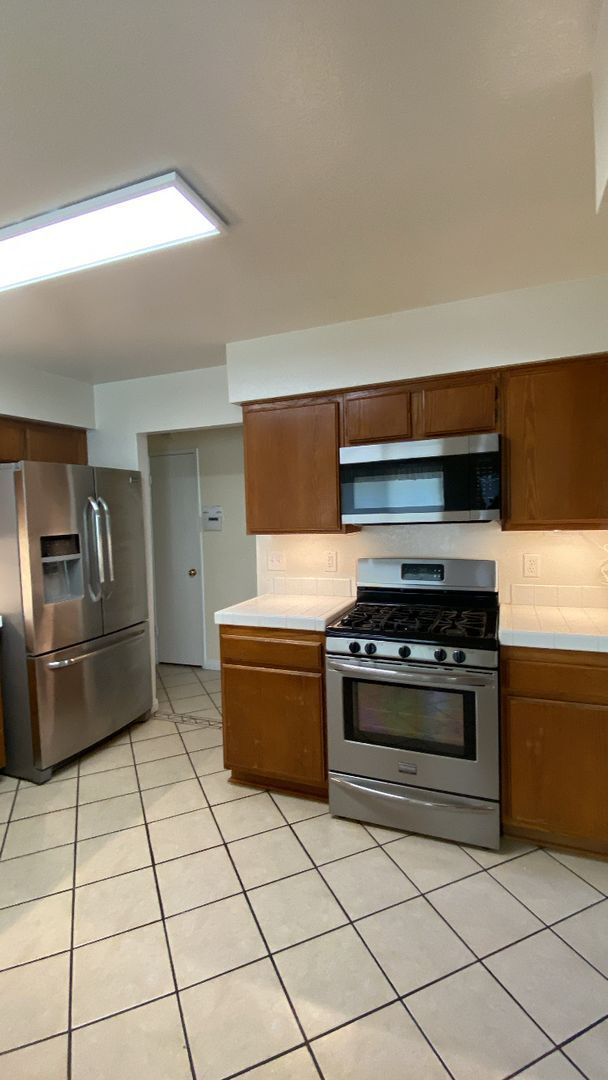 Foto del edificio - 37228 Waterman Ave