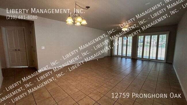 Foto del edificio - 12759 Pronghorn Oak